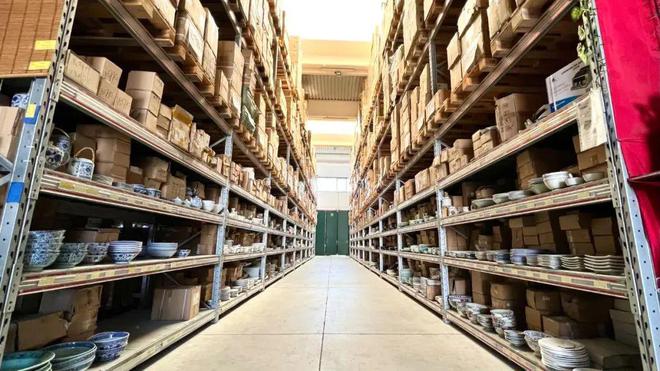 文成縣政府經貿僑務代表團訪歐首站 探訪米蘭宇宙貿易集團，深化商品批發貿易合作